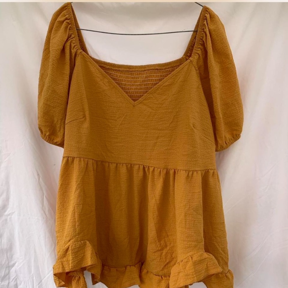 SHEIN Curve Mustard Textured Top
